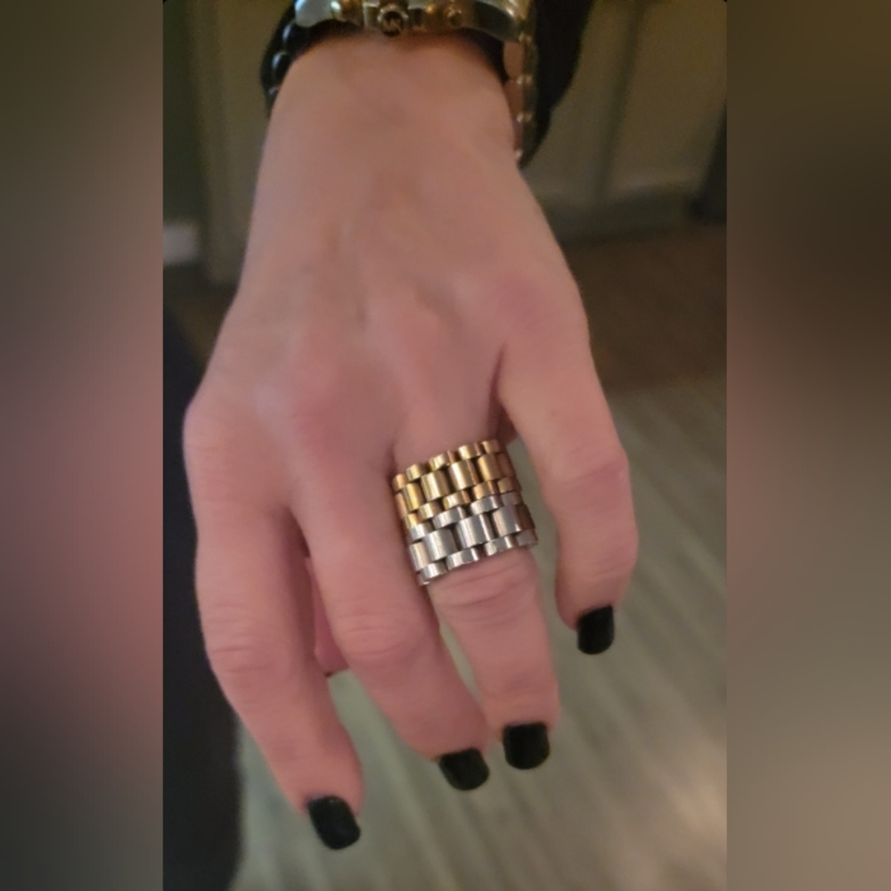 Two Stackable Fashion Rings (Silver/Gold)